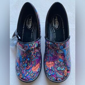 Easy Works By Easy Street Women’s Colorful Floral Clogs, Size 6.5W, Lyndee, NWT